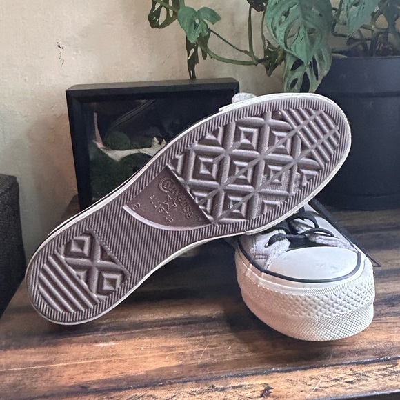 Platform Converse Hightop shoes - Picture 6 of 7